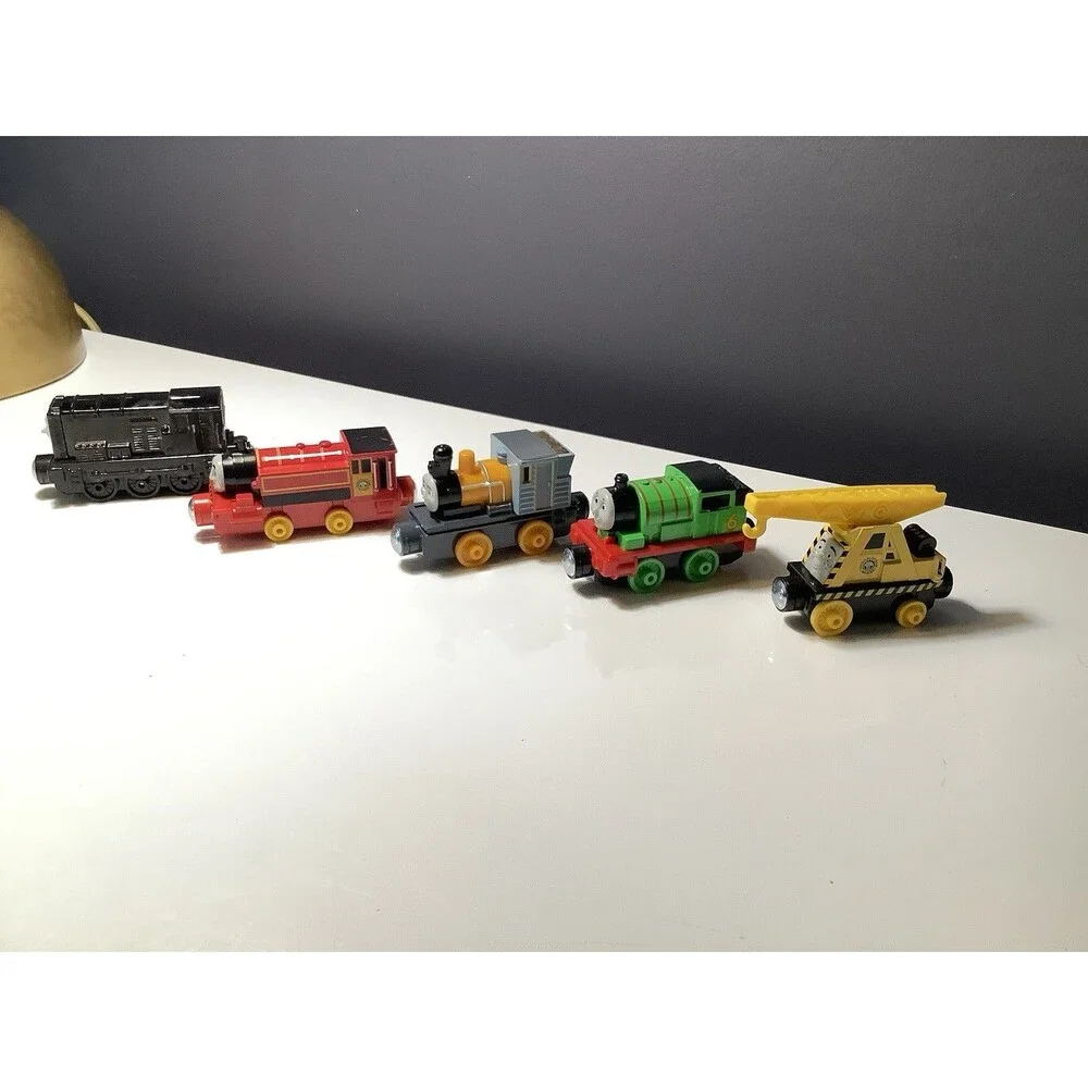 Thomas And Friends Die cast Metal Magnetic Take-n-Play Series Trains Lot Of 5